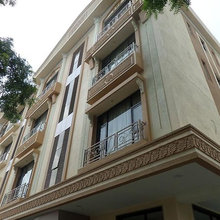 Sai Heera Residency Hotel เชอร์ดี ภายนอก รูปภาพ