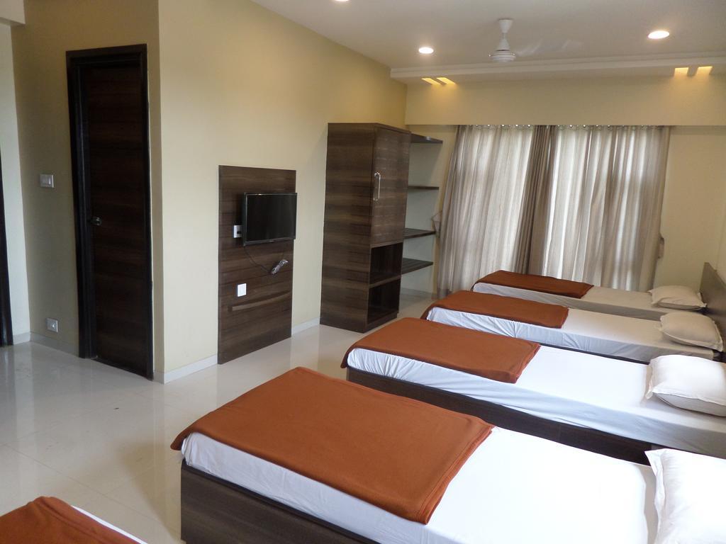 Sai Heera Residency Hotel เชอร์ดี ห้อง รูปภาพ