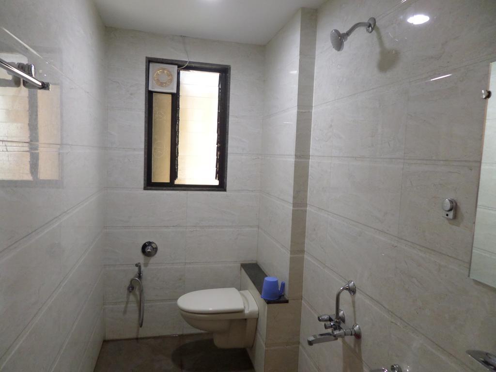 Sai Heera Residency Hotel เชอร์ดี ภายนอก รูปภาพ